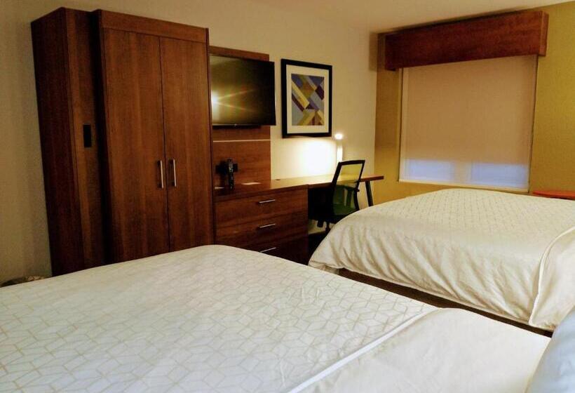스탠다드 룸, Holiday Inn Express Hotel & Suites Madison, An Ihg