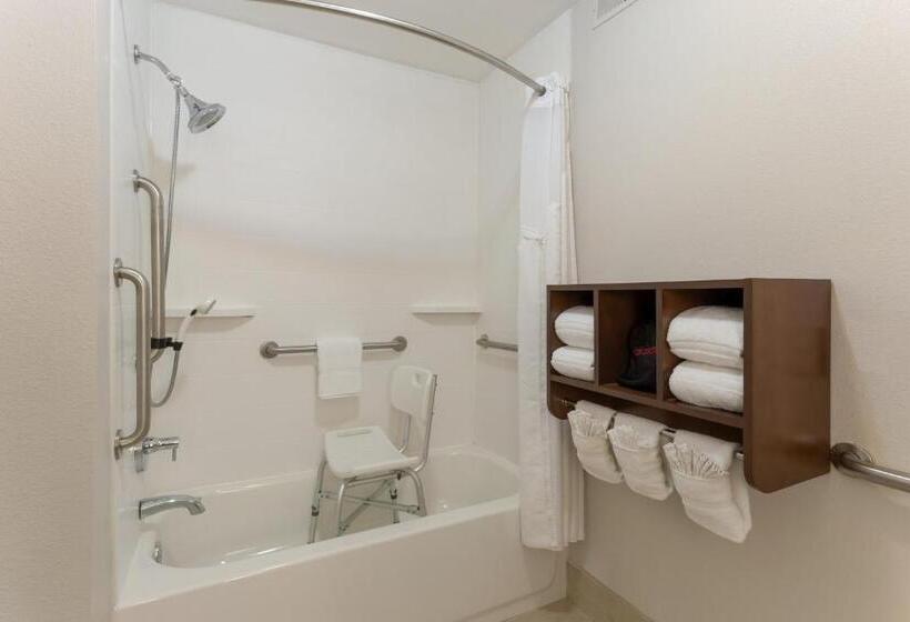Номер Стандарт Кровать Кинг Адаптированный для Инвалидов, Holiday Inn Express Scottsburg, An Ihg