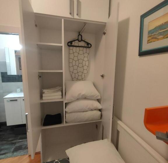 استودیوی استاندارد, The Nice Dreams Studio Apartment