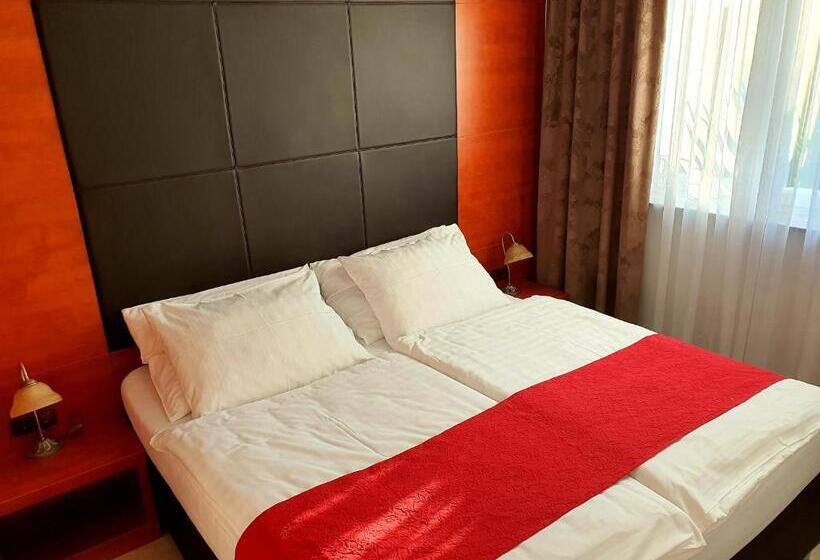 Апартаменты Deluxe 1 Спальня, Boutique Hotel Bora & Villas Garamm