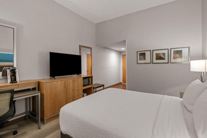 Номер Стандарт Адаптированный для Инвалидов, Holiday Inn Express Hershey Harrisburg Area, An Ihg