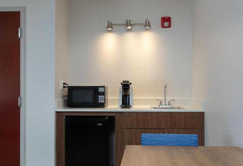 מיטת קינג בסוויטה, Holiday Inn Express & Suites Milton East I 10, An Ihg
