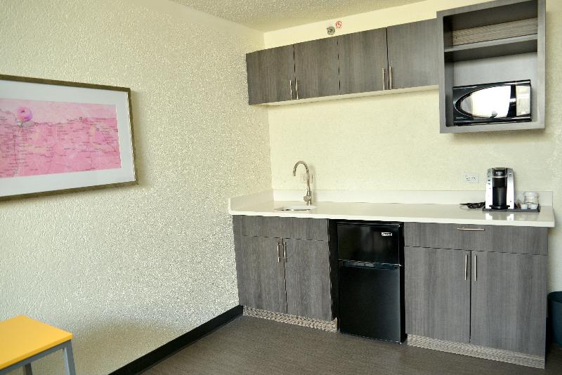 带大床的套房, Holiday Inn Portland  I 5 S Wilsonville, An Ihg