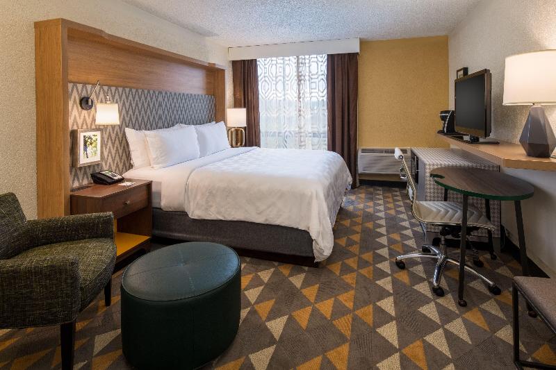 适合残疾人士使用的带超级大床的标准间, Holiday Inn Portland  I 5 S Wilsonville, An Ihg
