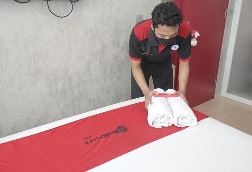 Люкс, Reddoorz Syariah Plus Near Trans Studio Cibubur