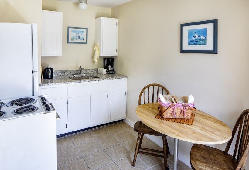 Студия Deluxe, Sesuit Harbor House