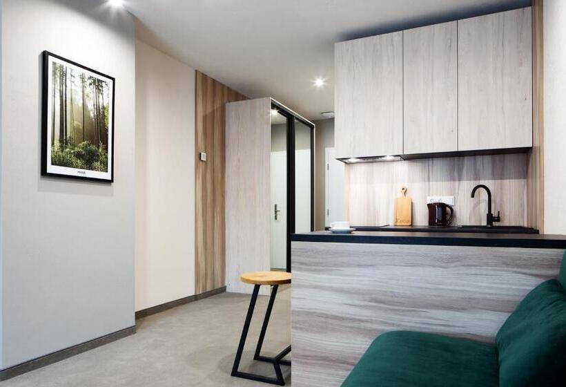 استودیوی پریمیوم, Hvoya Apart Hotel & Spa