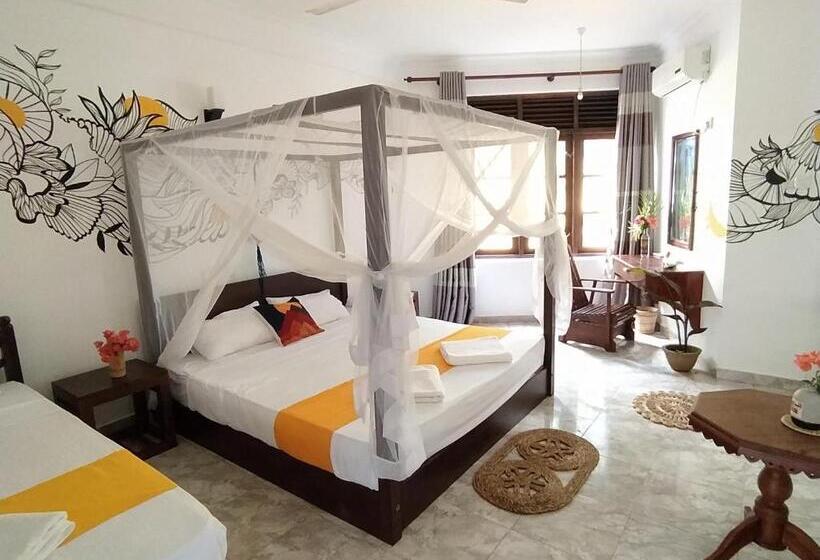 اتاق استاندارد سه نفره, Voulez Vous, Managed By Dikwella Beach