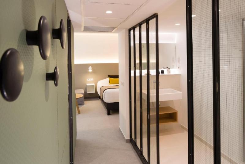 اتاق استاندارد با تخت بزرگ, Howard Johnson By Wyndham Allentown/dorney Hotel & Suites