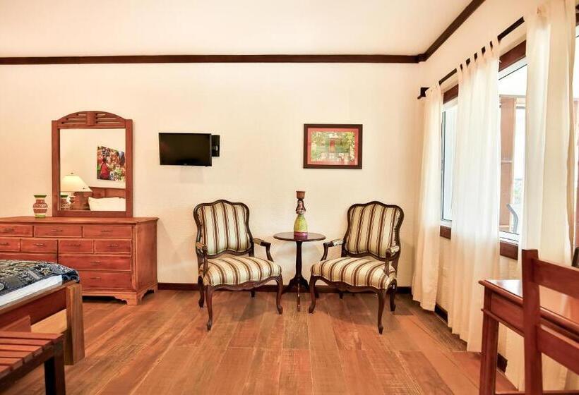 اتاق اکونومی, Falling Leaves Lodge