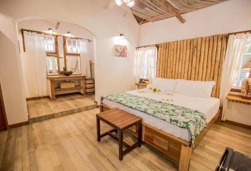 اتاق استاندارد, Falling Leaves Lodge