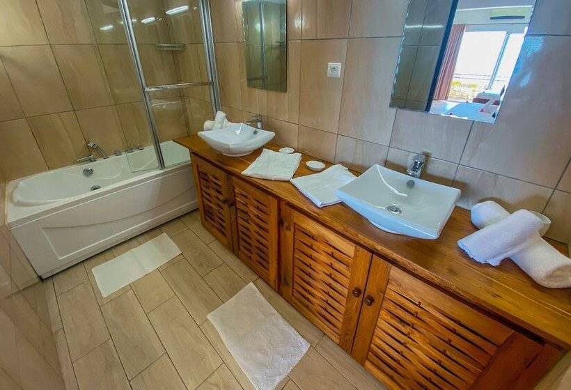 سوییت, Orangea Beach Resort