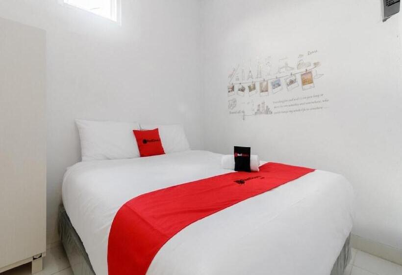 Номер Стандарт, Reddoorz Plus Near Taman Rasuna Menteng