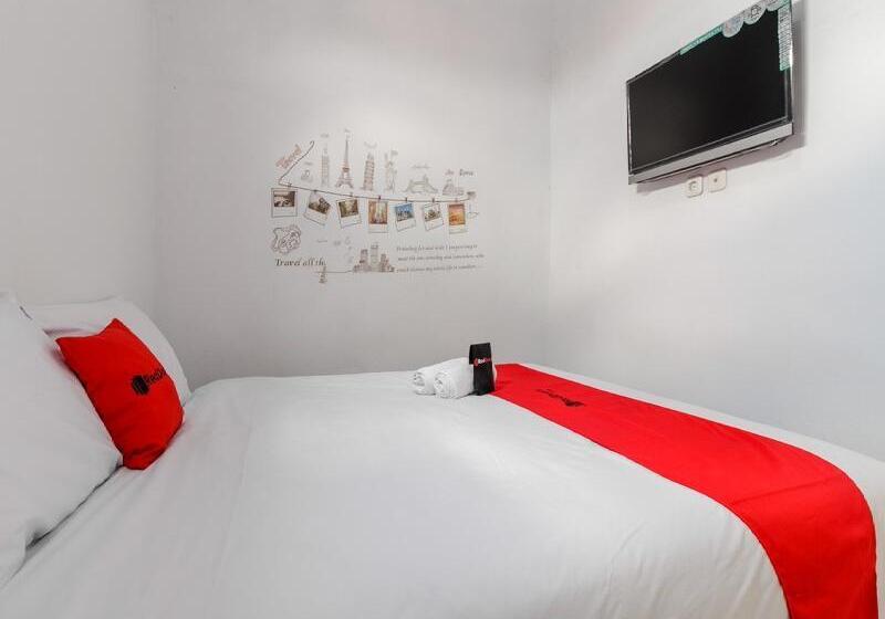 Номер Стандарт, Reddoorz Plus Near Taman Rasuna Menteng
