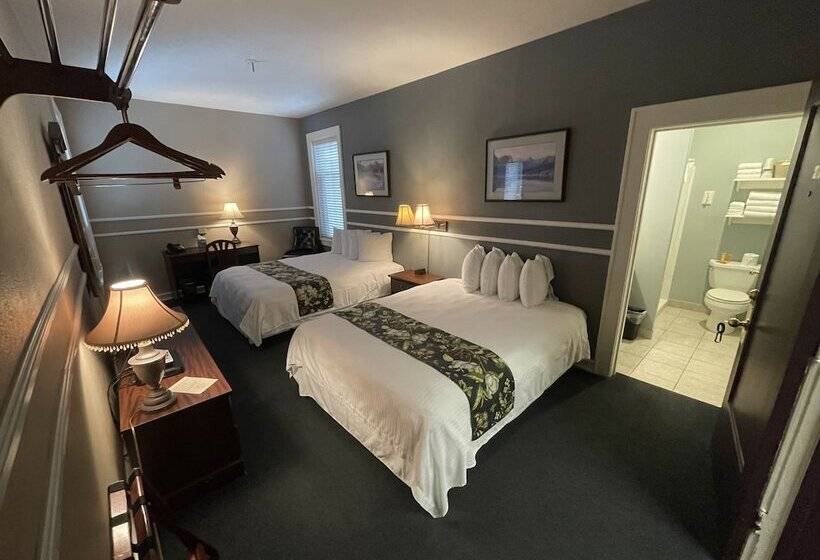 带2个双人床的标准工作室, Kalispell Grand