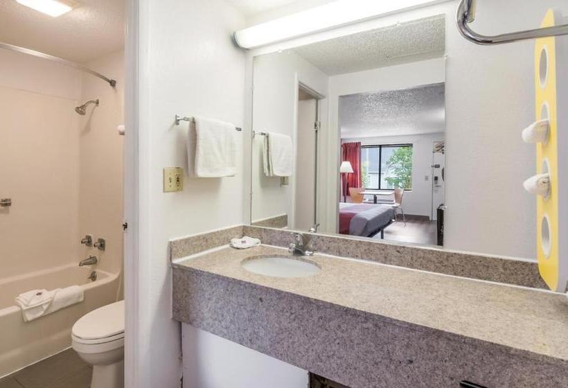스탠다드 룸 킹사이즈 침대, Motel 6salem, Va