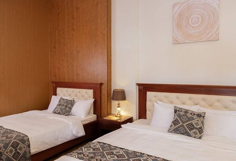 اتاق لوکس سه تخته, Mekong Gia Lai Hotel   Me Kong Pleiku
