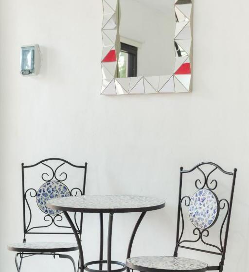 اتاق لوکس, Casa Ariana