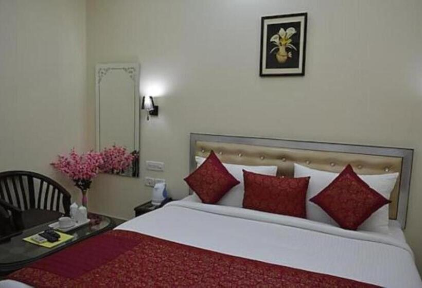 اتاق سوپریور با تخت بزرگ, Jet Fox By Aero View Hotel, Delhi Airport