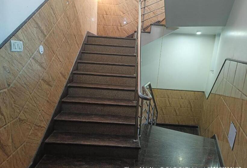 اتاق سوپریور با تخت بزرگ, Jet Fox By Aero View Hotel, Delhi Airport