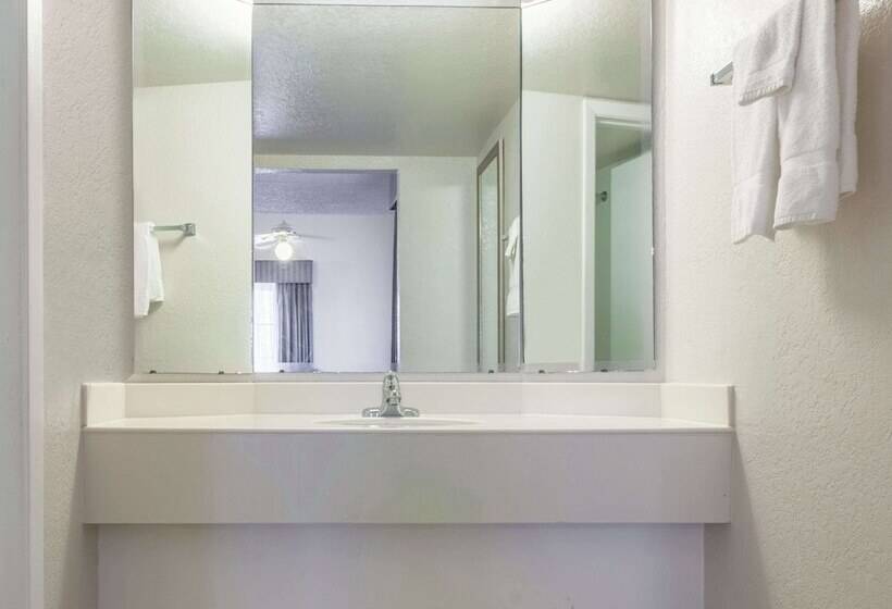 Номер Стандарт 2 Двуспальные Кровати, La Quinta Inn By Wyndham New Orleans West Bank / Gretna