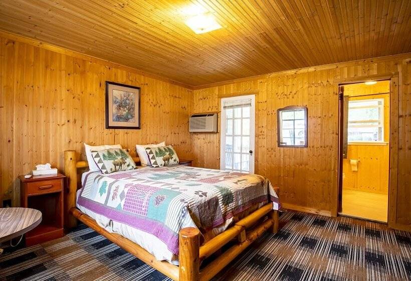 ダブルベッドスタンダードルーム, Lloyds On The River Country Inn