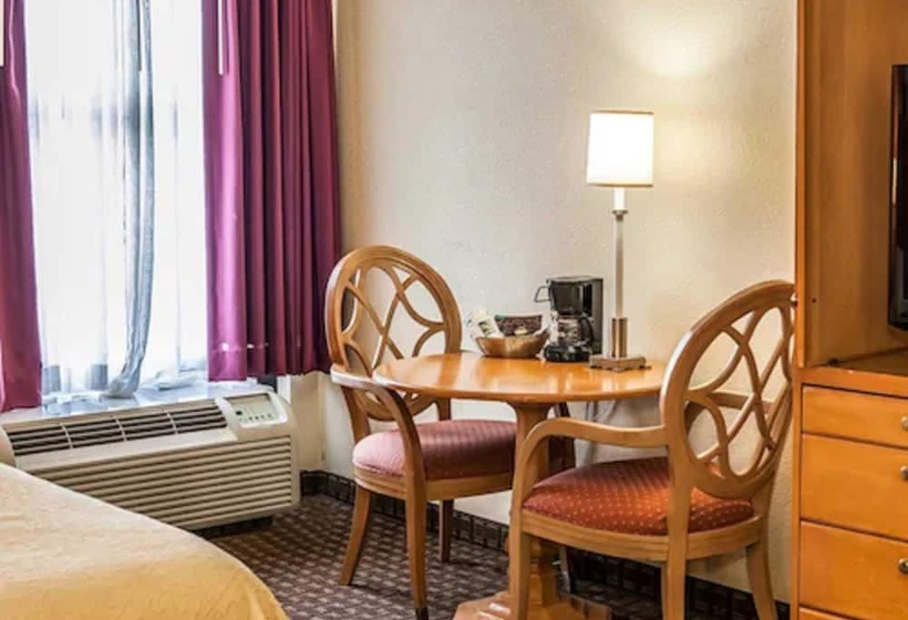 Люкс, Quality Inn & Suites Shelbyville I 74