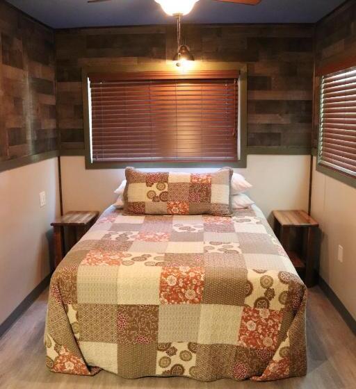 2间卧室的房子, Lone Fir Resort