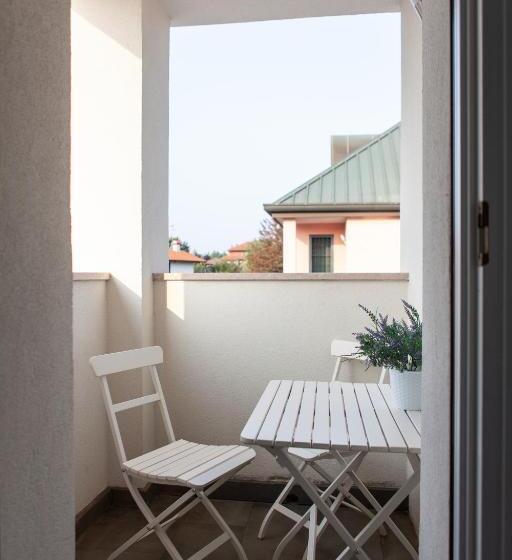 اتاق خانوادگی, B&b Luxury Italian House