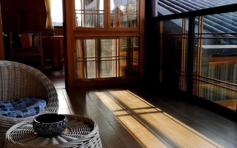 اتاق لوکس, Floral Tengchong Mountain Residence