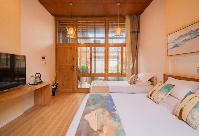 سوییت خانوادگی, Floral Tengchong Mountain Residence