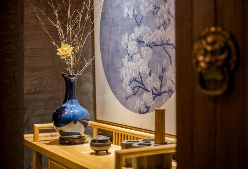اتاق لوکس, Floral Tengchong Mountain Residence