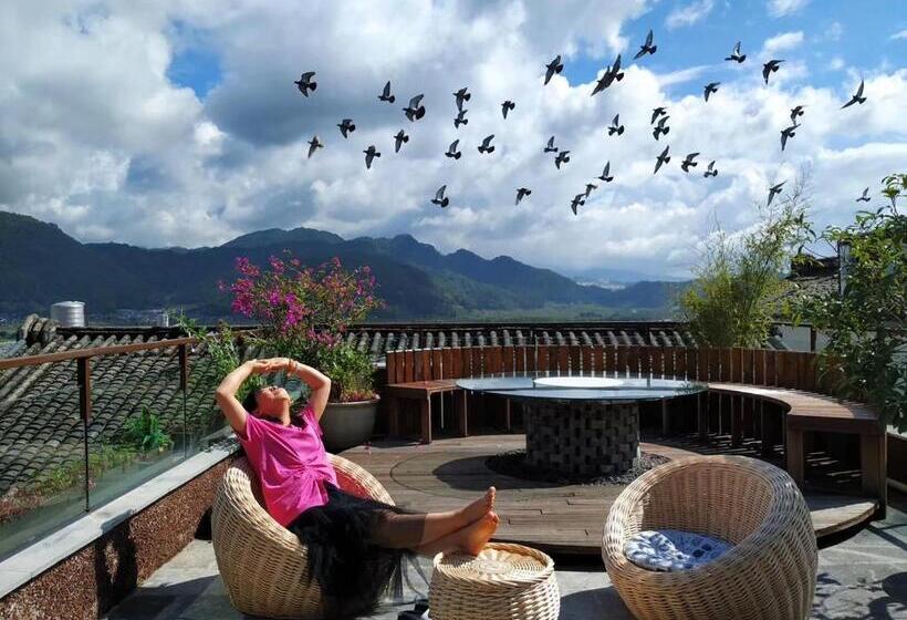 اتاق لوکس, Floral Tengchong Mountain Residence