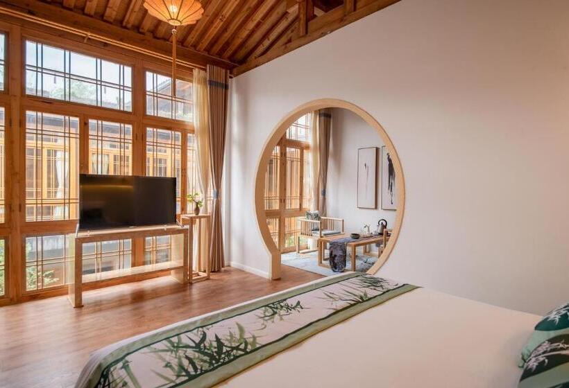 سوییت با چشم‌انداز باغ, Floral Tengchong Mountain Residence