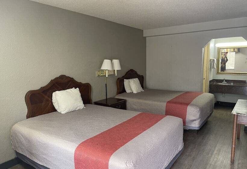 Номер Стандарт 2 Двуспальные Кровати, Fairbridge Inn & Suites