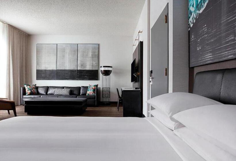 スイート, New York Marriott At The Brooklyn Bridge
