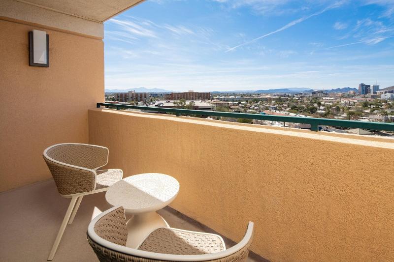 스탠다드 룸 킹사이즈 침대, Tucson Marriott University Park