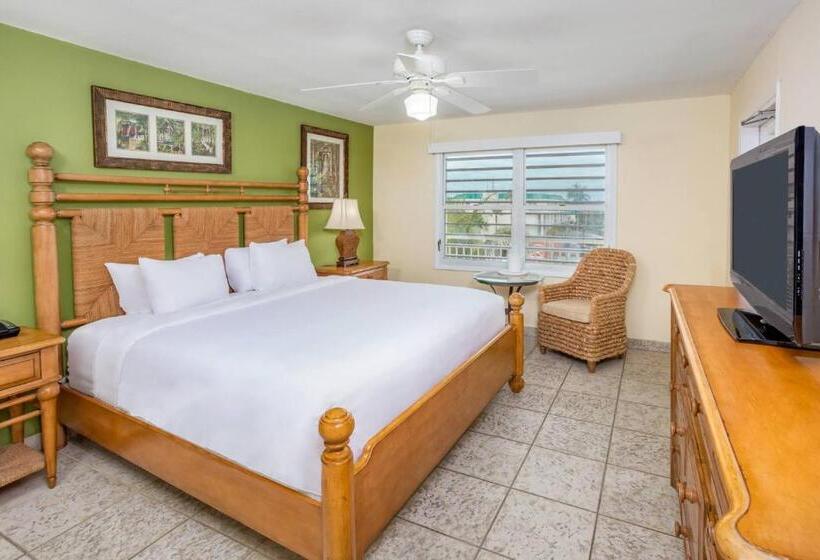 Люкс с Балконом, Marina Del Mar Resort And Marina