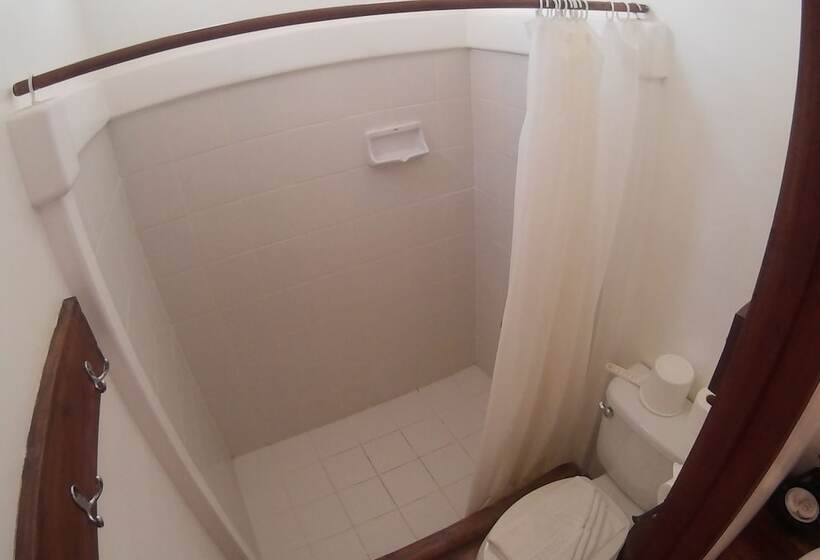غرفة عائلية, Boracay Coco Huts