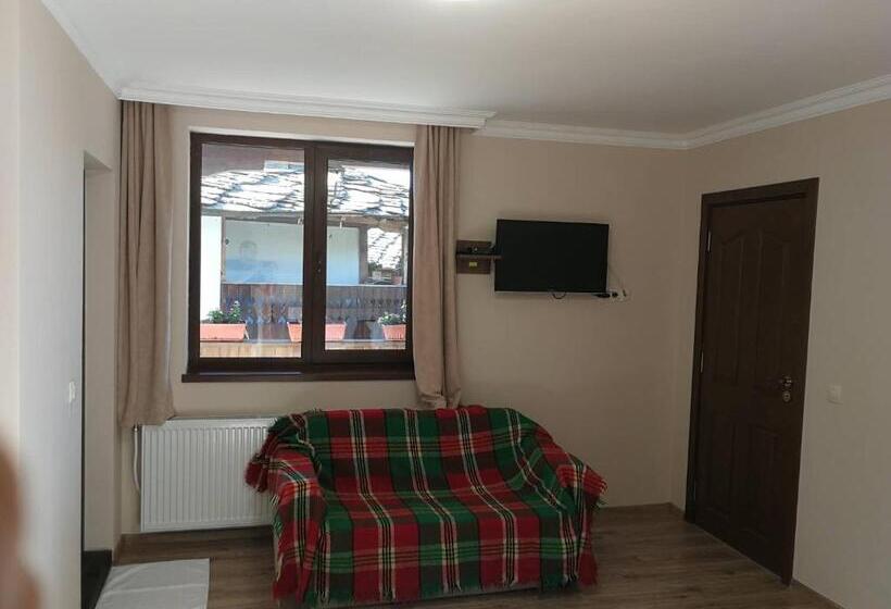 Quarto Triplo Estandar, слънчевата къща