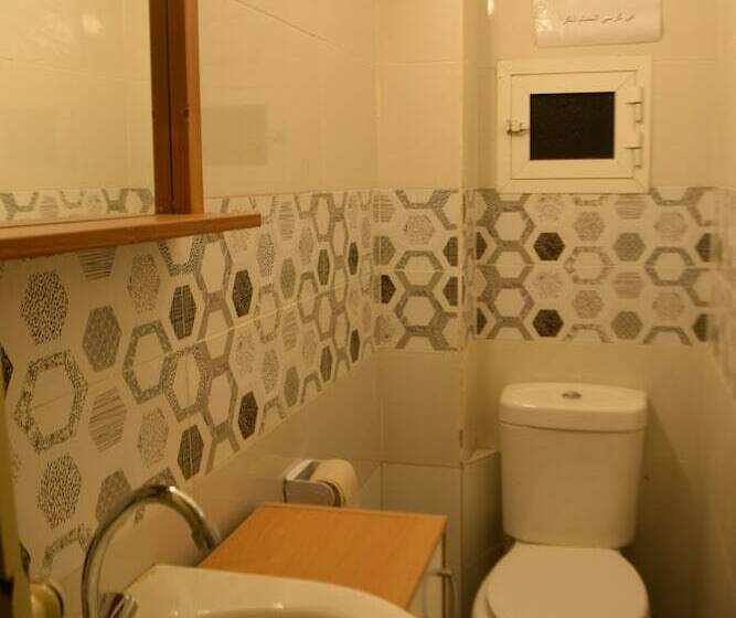 اتاق اکونومی یک تخته, Seed Guest House