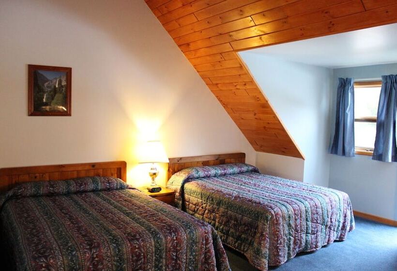 Номер Deluxe Кровать Куин, Nootka Lodge