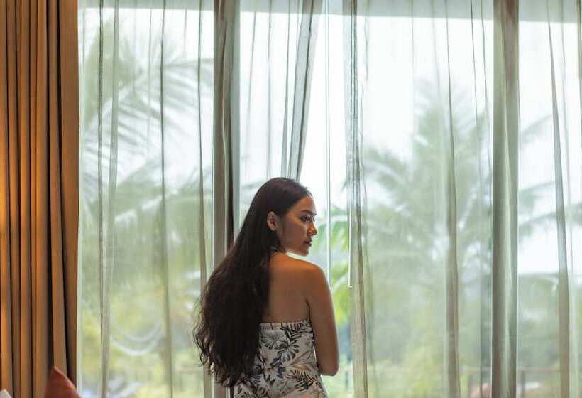 Havuz Manzaralı Süit, Skyview Resort Phuket Patong Beach