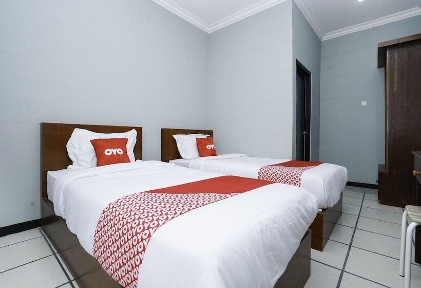 חדר סטנדרט, Reddoorz Plus Syariah At Lotus Hotel Bojonegoro