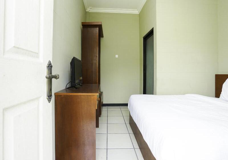 חדר סטנדרט, Reddoorz Plus Syariah At Lotus Hotel Bojonegoro