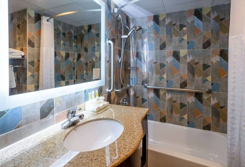 Номер Deluxe, Days Hotel By Wyndham North Bergen