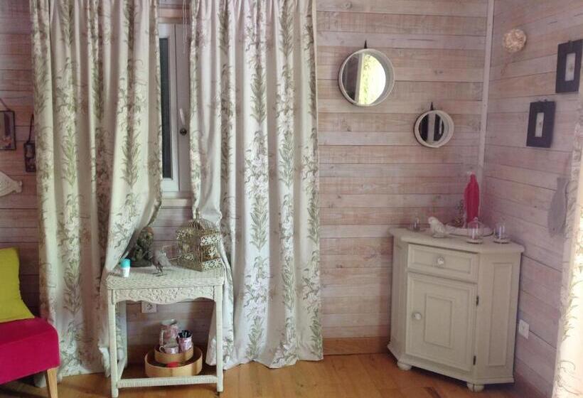 اتاق استاندارد با تخت بزرگ, La Maison Bleue
