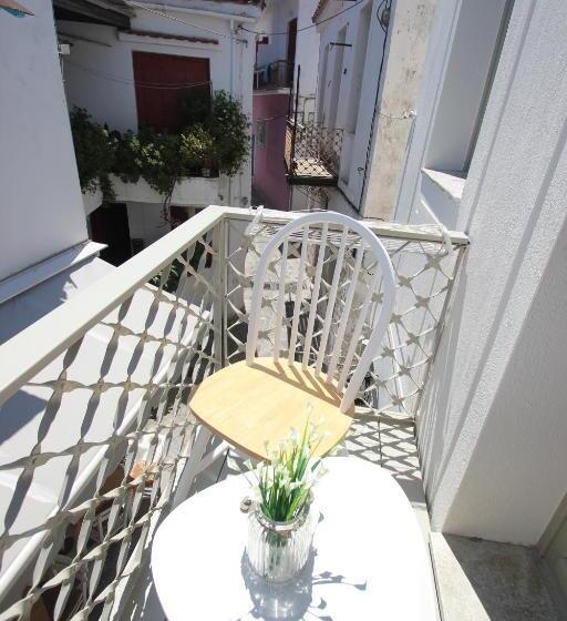 سوییت جونیور با بالکن, L Anima Boutique Suites