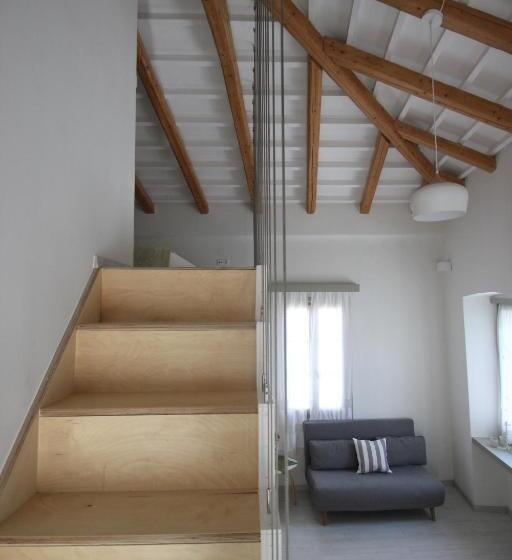 سوییت جونیور با بالکن, L Anima Boutique Suites