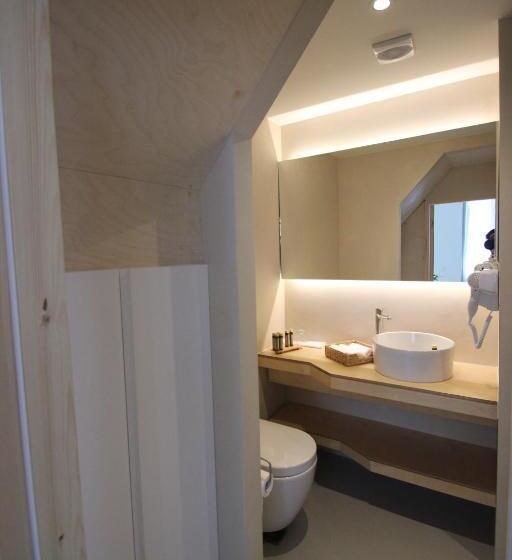 سوییت جونیور با بالکن, L Anima Boutique Suites